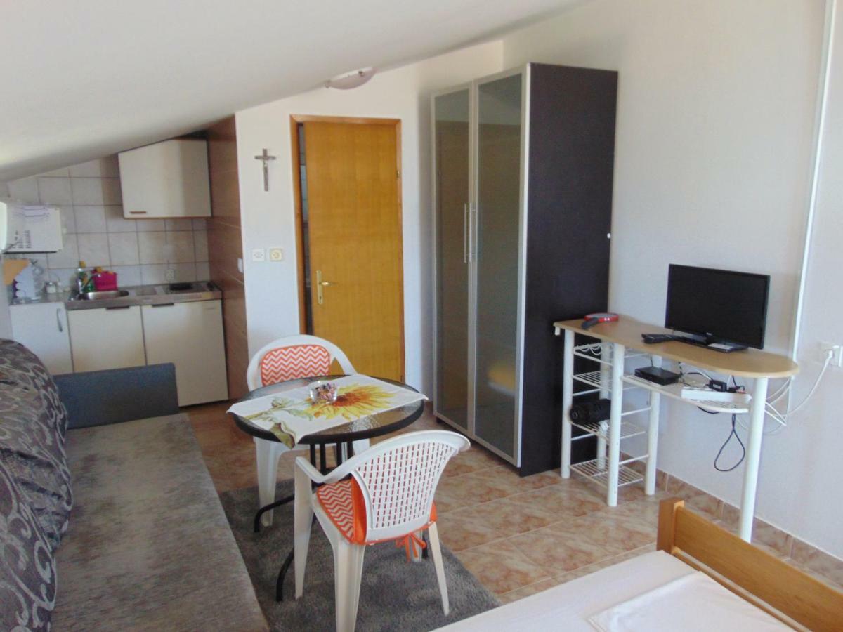 Apartman Ivana Vir Esterno foto